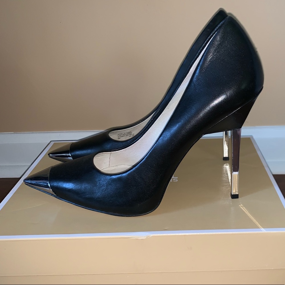Michael Kors black pumps